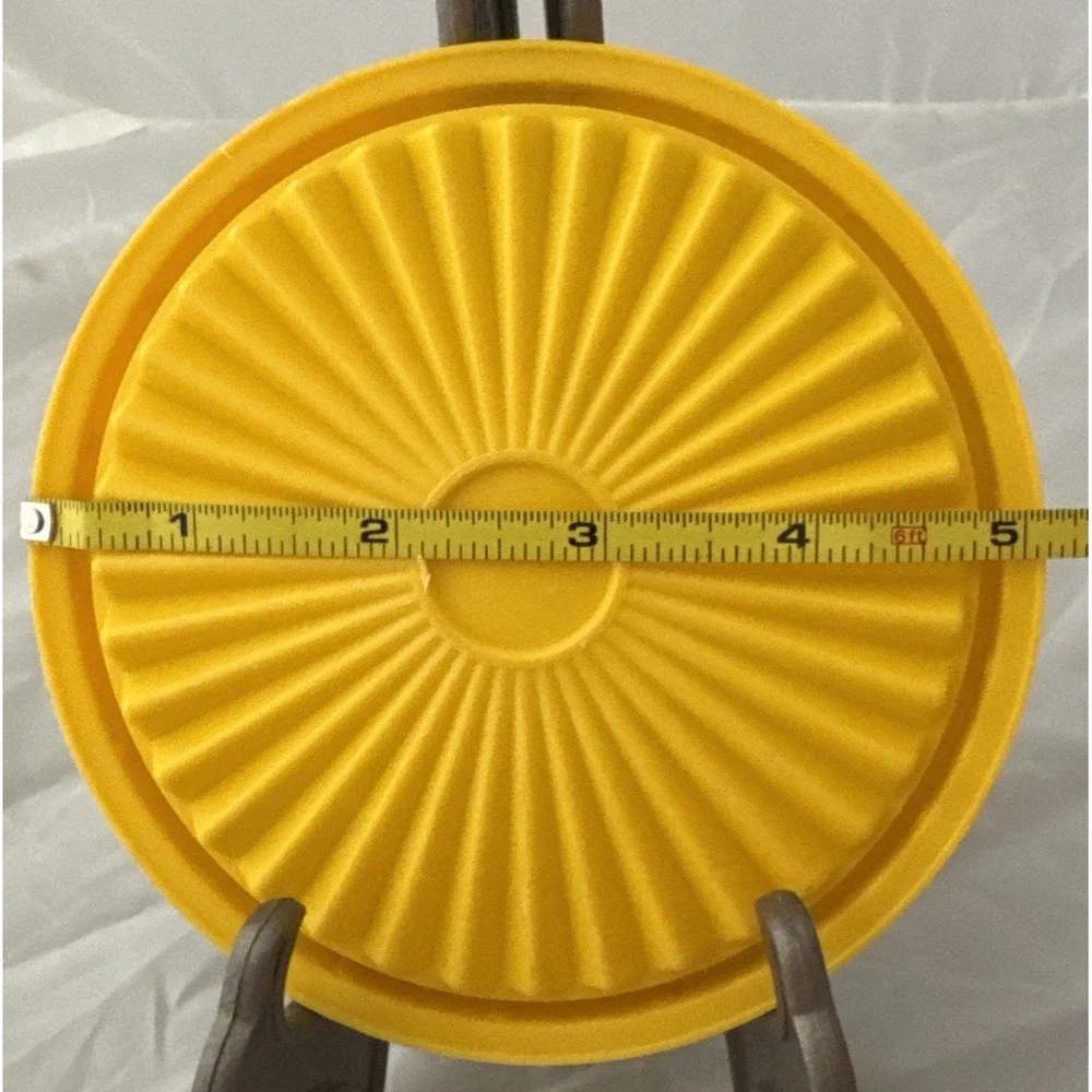 Vintage Tupperware #812 Starburst Round SERVALIER Replacement Lid‎ Yellow 5
